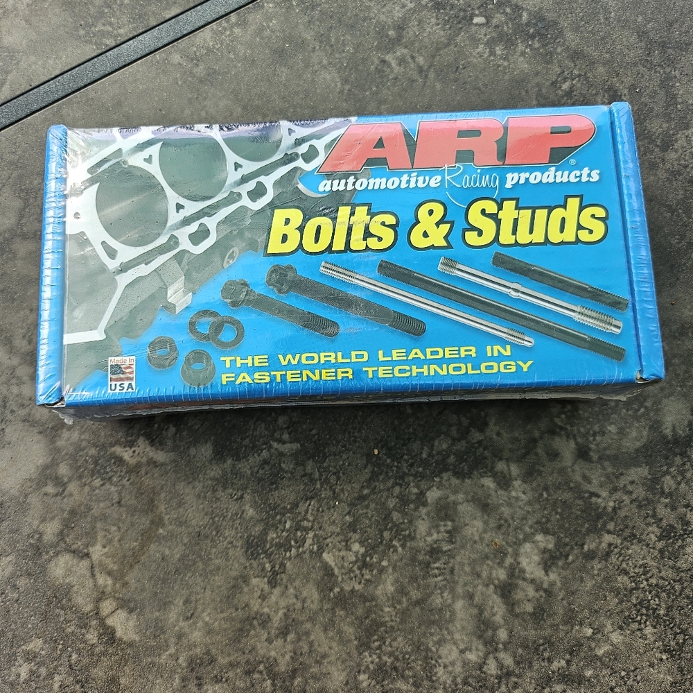 Brand New Still Sealed ARP SB Chevy 12pt Head Stud Kit -